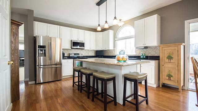 Avenue Penthouse Auctioner
